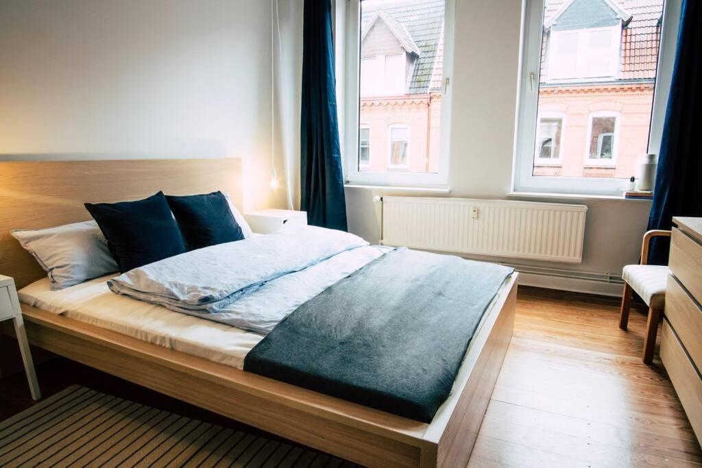 Sanierter Altbau, 2 Zimmer, 24-7 Check-In Kiel Buitenkant foto
